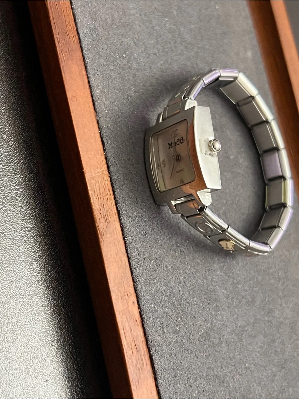 Quartz polished silver